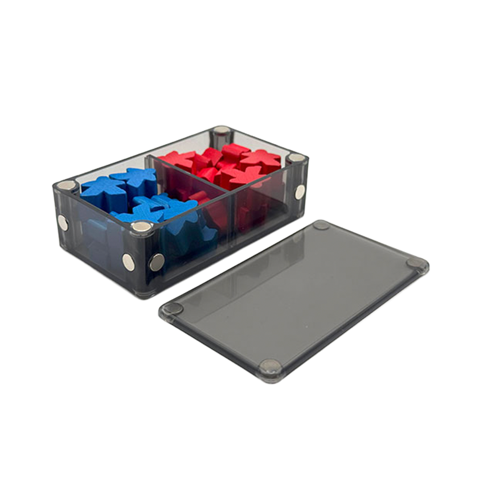 An open Single holding red and blue meeples either side of its divider